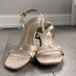 Karen Scott Gold Block heel Sandals